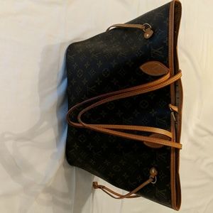 Louis Vuitton Neverfull in excellent condition!